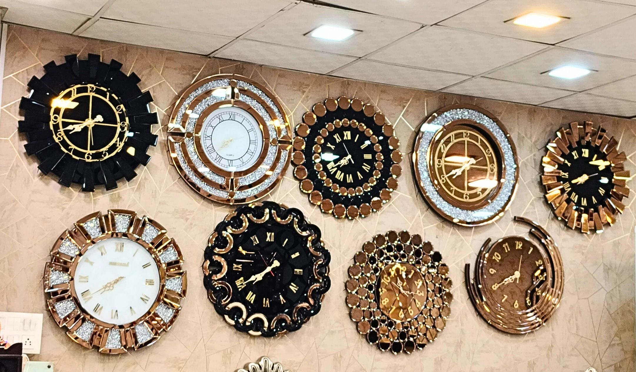 Branded Mirror Wall Clocks & Wall Clocks | Mirorma