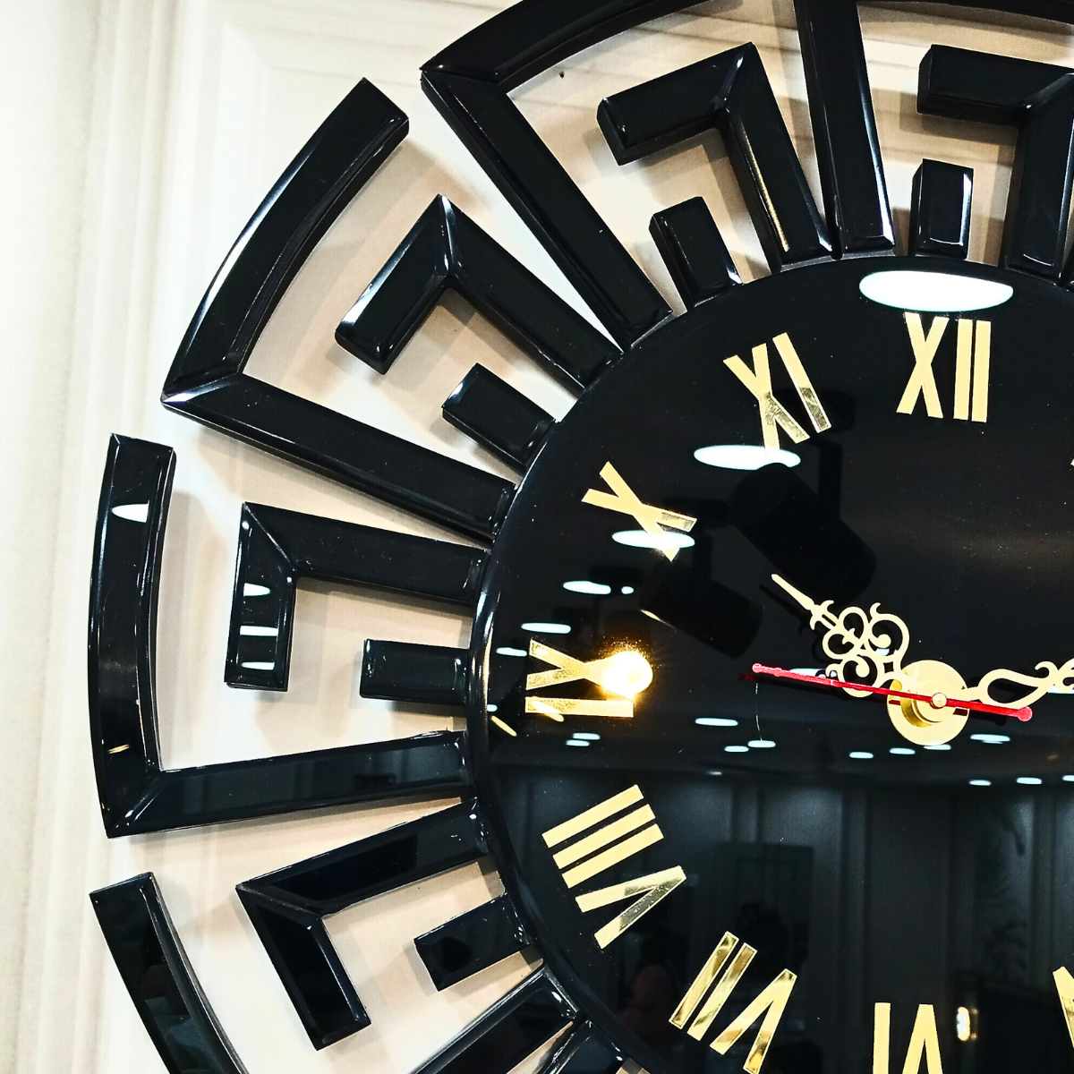 Unique Gucci Mirror Wall Clock With Black  thumbnail