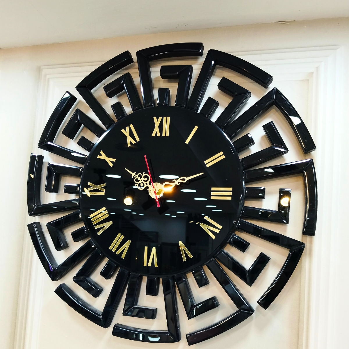 Unique Gucci Mirror Wall Clock With Black  thumbnail