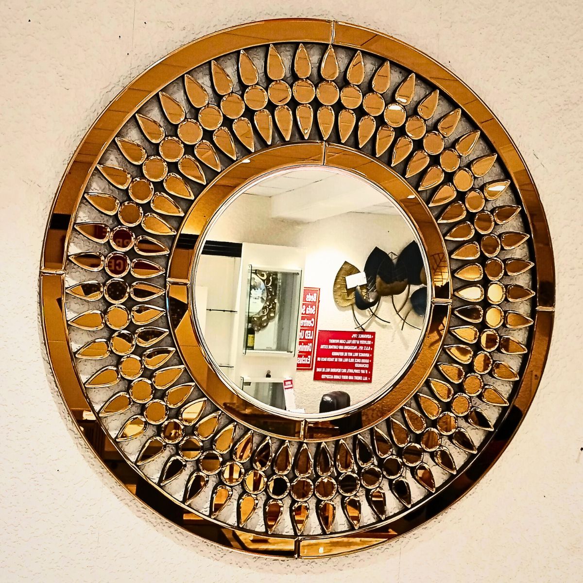 Modern Unique Decorative Round Shape Wall Mirror thumbnail Modern Unique Decorative Round Shape Wall Mirror thumbnail