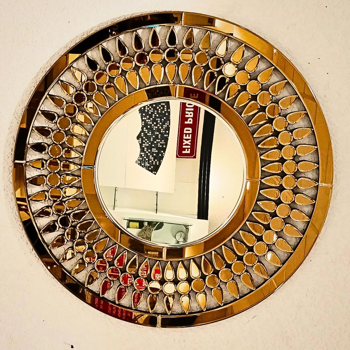 Modern Unique Decorative Round Shape Wall Mirror Modern Unique Decorative Round Shape Wall Mirror