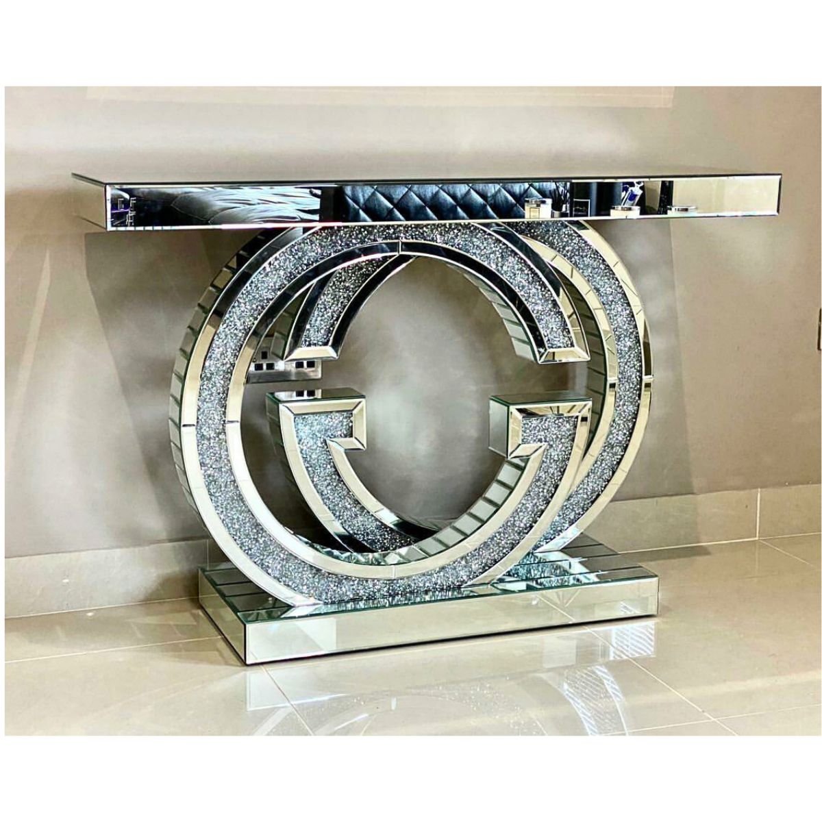  Minimalist Console Tables – Perfect for Every Space thumbnail