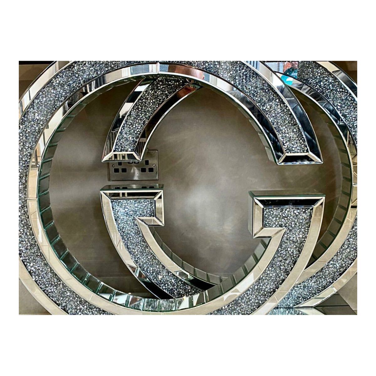  Minimalist Console Tables – Perfect for Every Space thumbnail