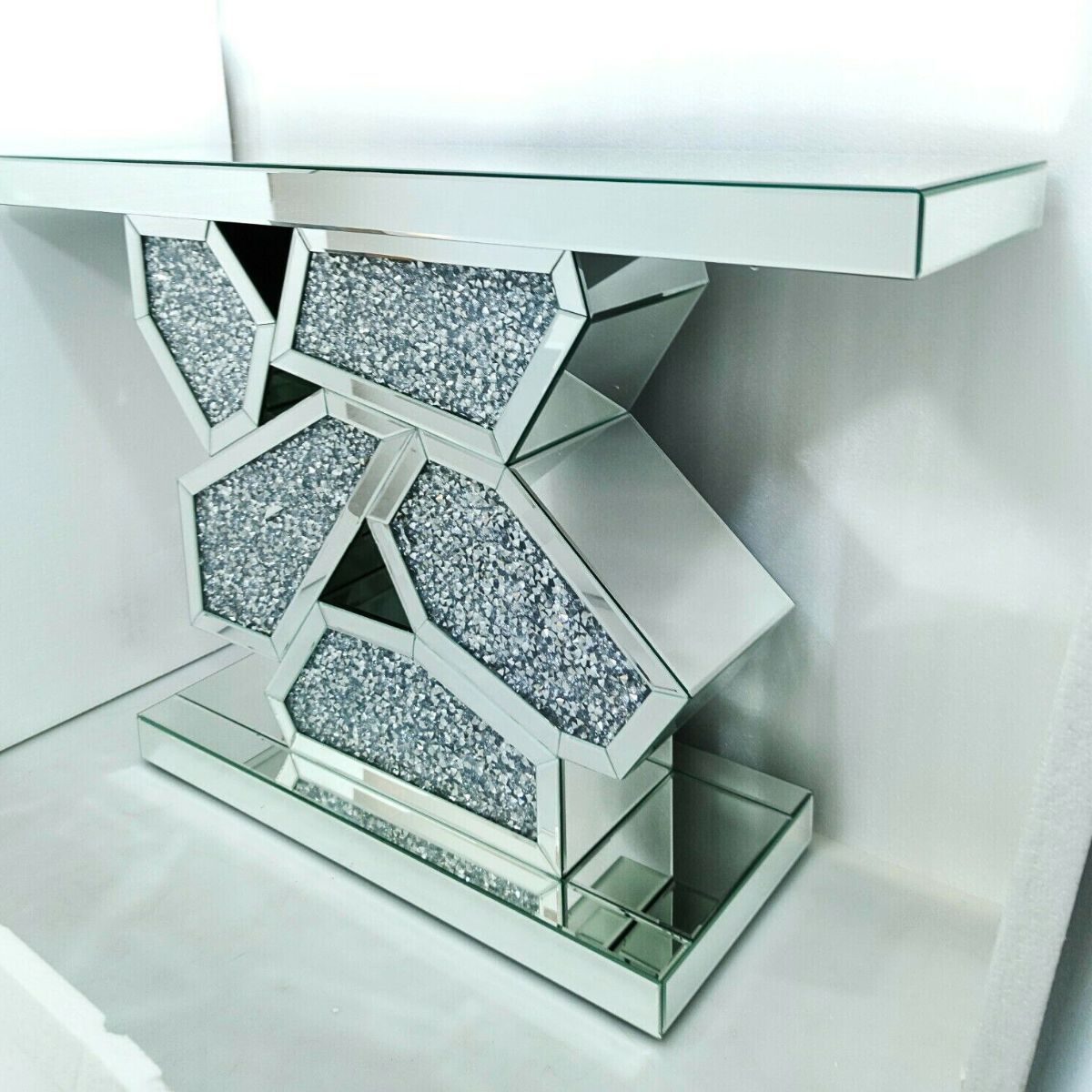 Luxury Console Tables – Elevate Your Home Decor thumbnail Luxury Console Tables – Elevate Your Home Decor thumbnail