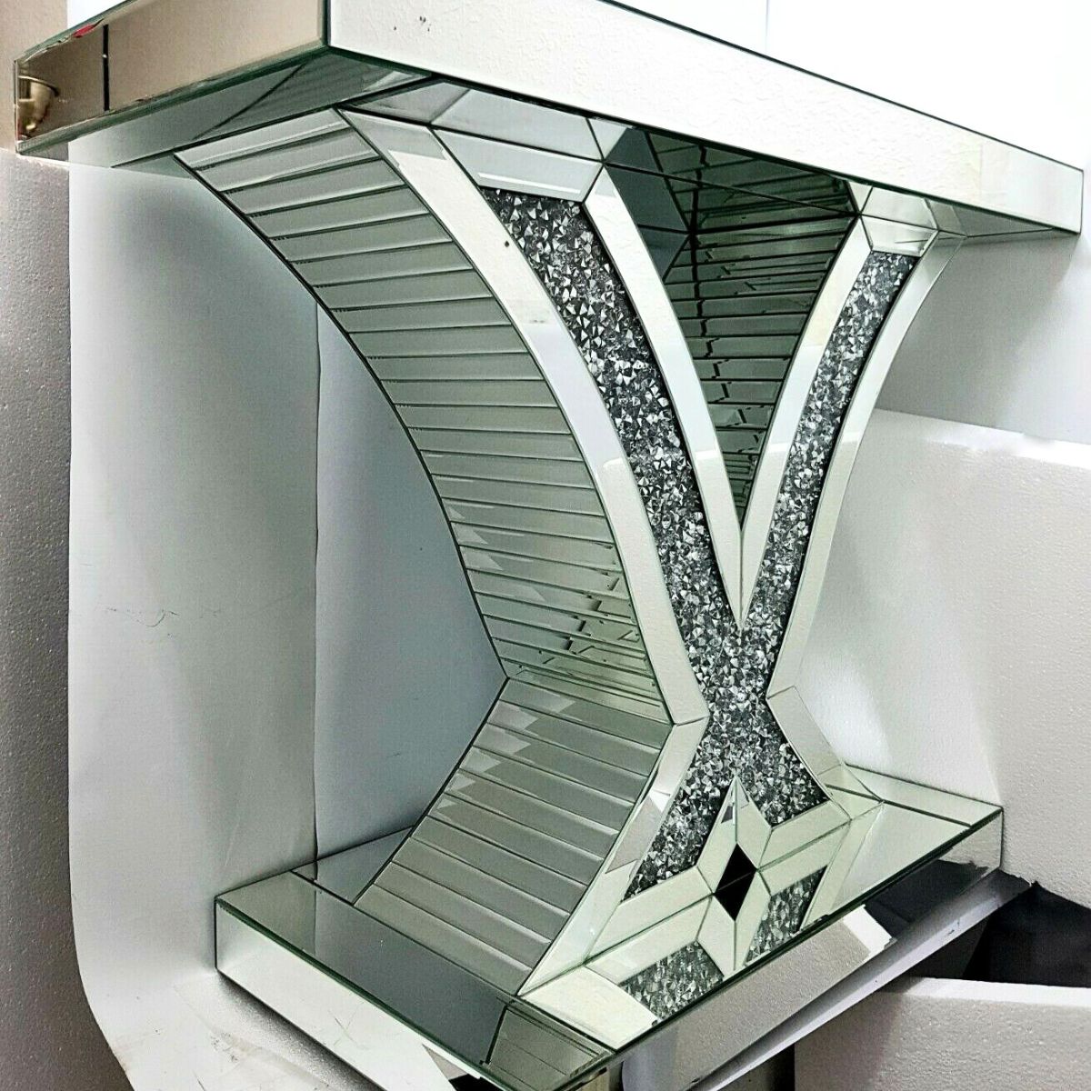 Marble Console Tables – Sophistication Meets Functionality thumbnail