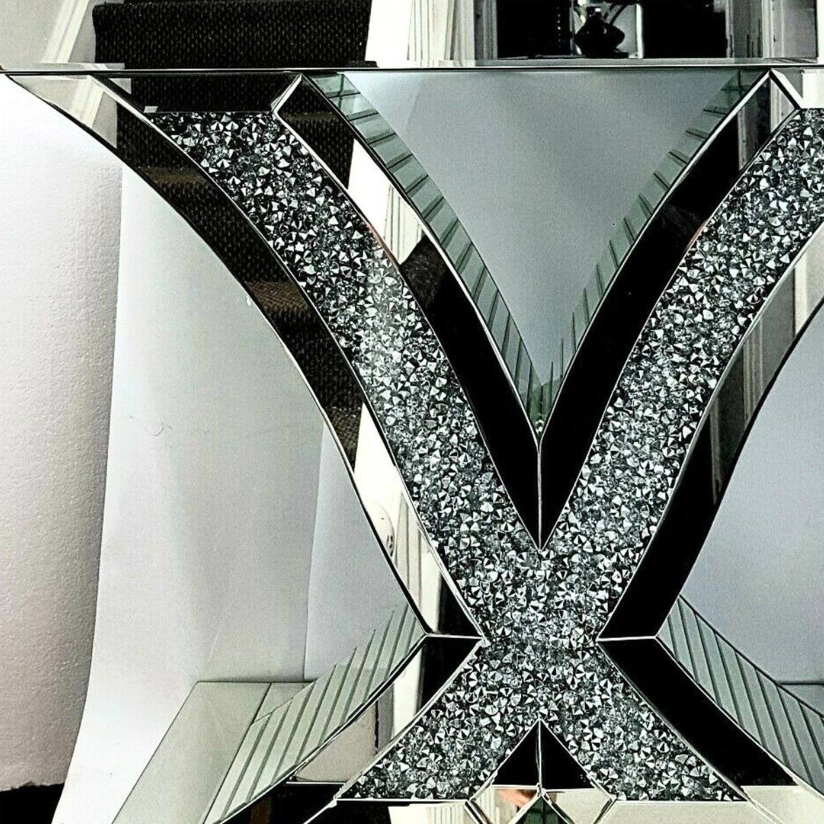 Marble Console Tables – Sophistication Meets Functionality thumbnail