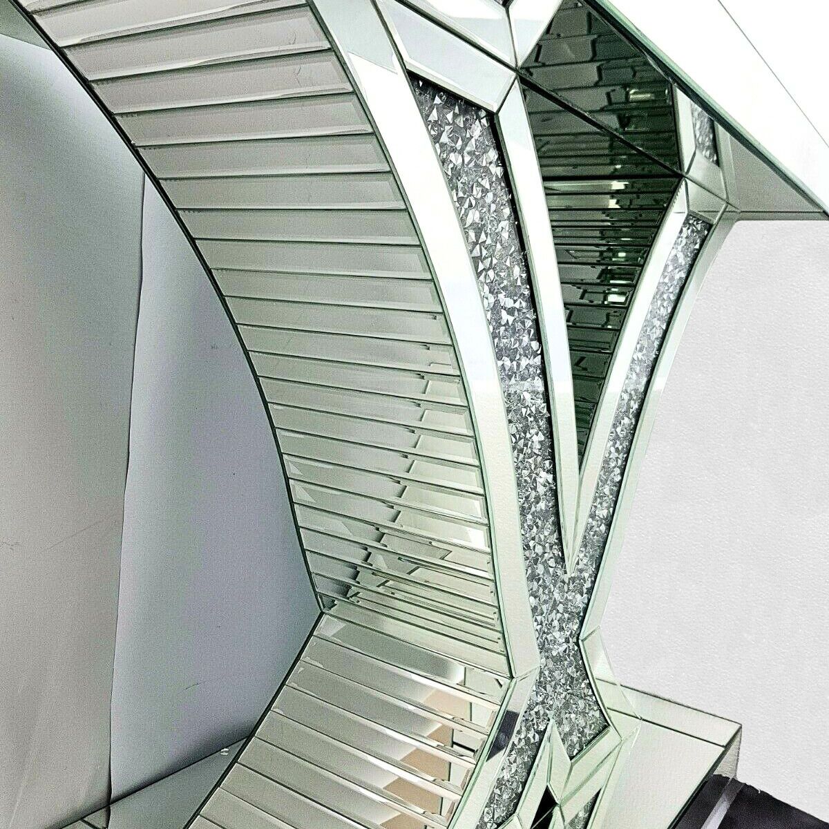 Marble Console Tables – Sophistication Meets Functionality thumbnail